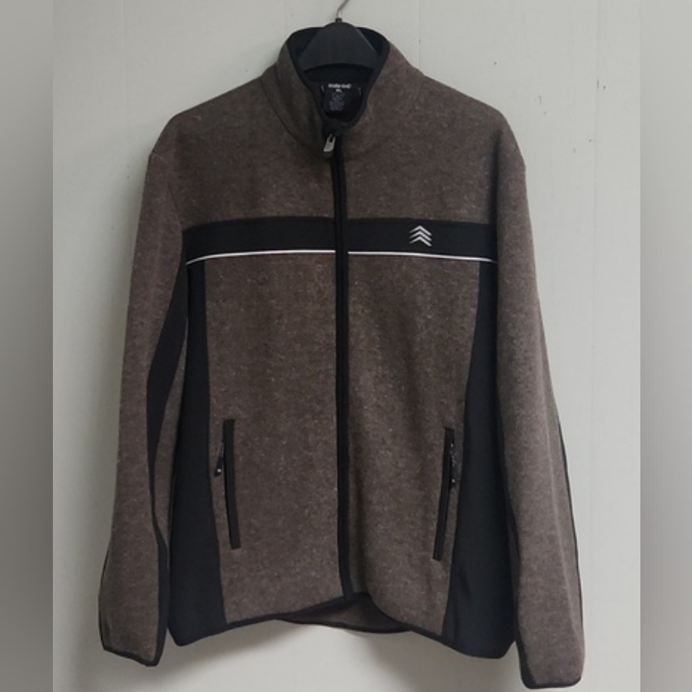 Solaris zip up jacket/sweater.  Size XL.  Brown with black trim.  Good condition